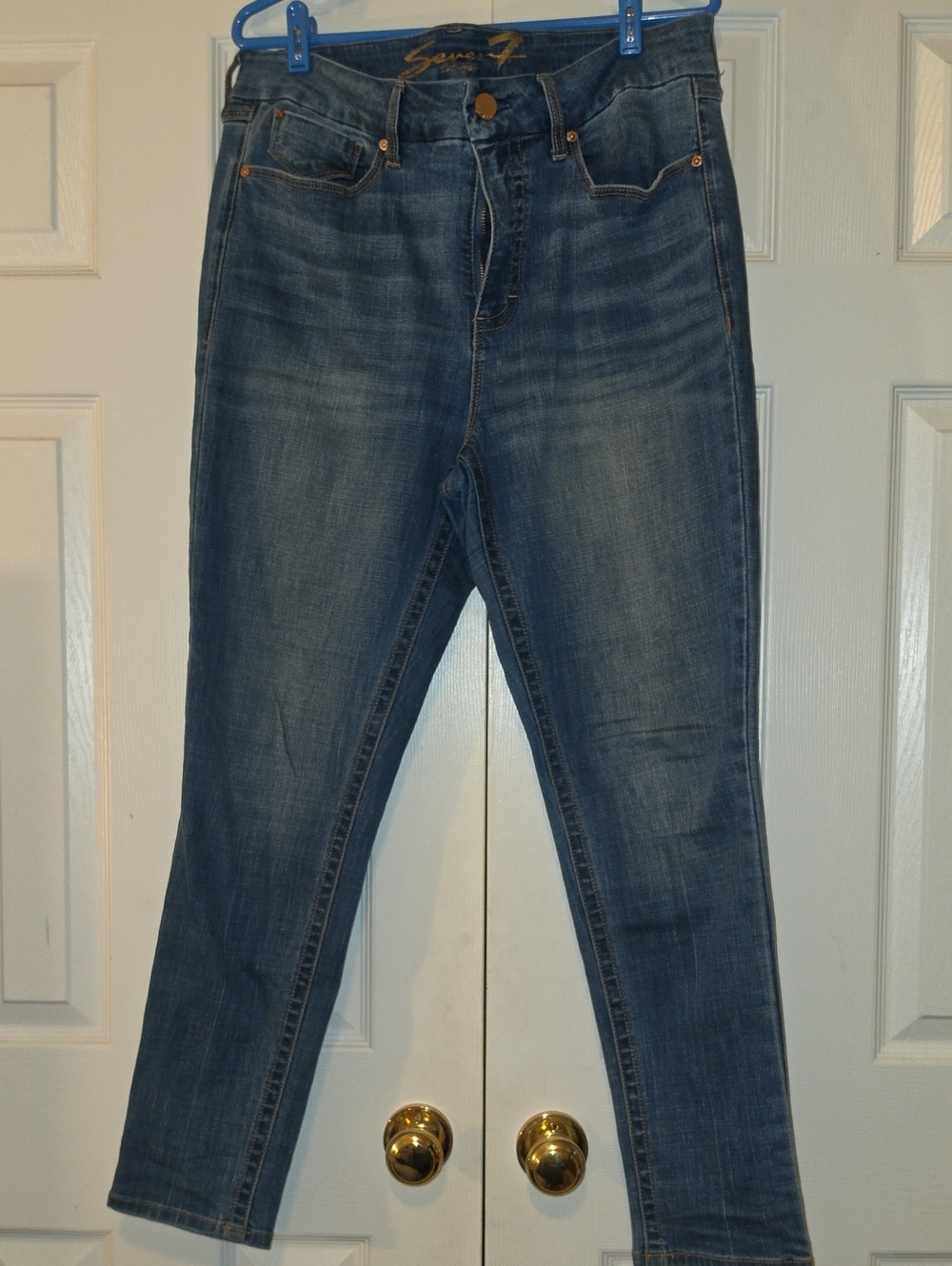 Seven7 Women's Skinny Jeans in Faded Blue Wash
